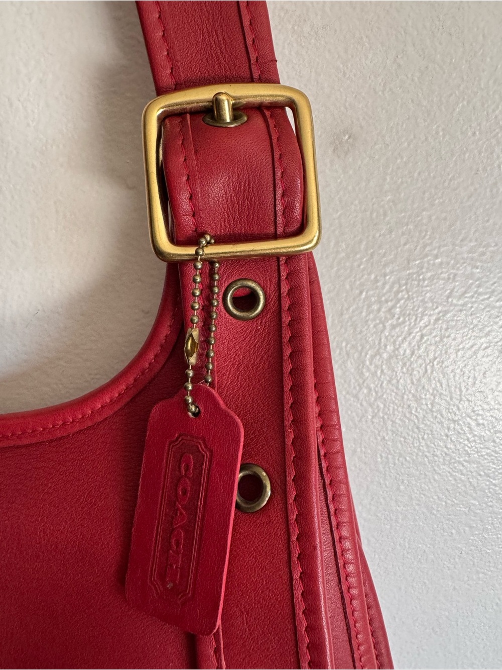 Vintage Coach Berkeley 9988 Red Leather Saddle Bag Brass Hardware Crossbody 90s - Picture 8 of 16